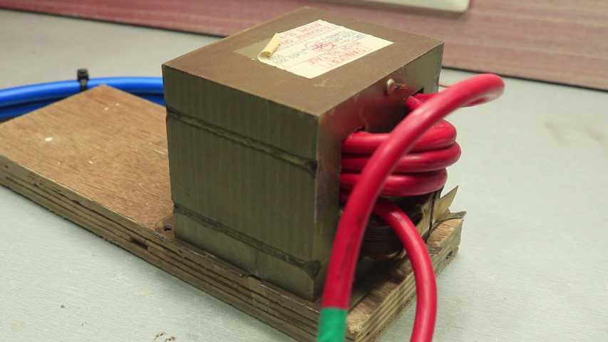 Battery Spot Welder using Microwave Transformer DIY